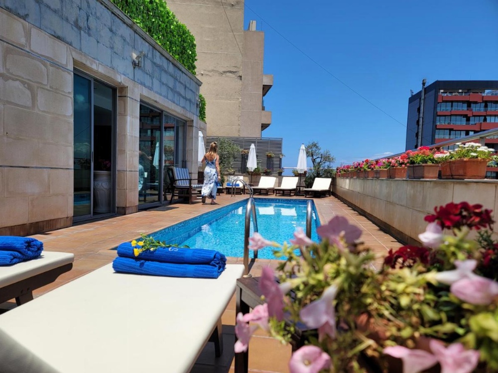 Sky Suites Image 13